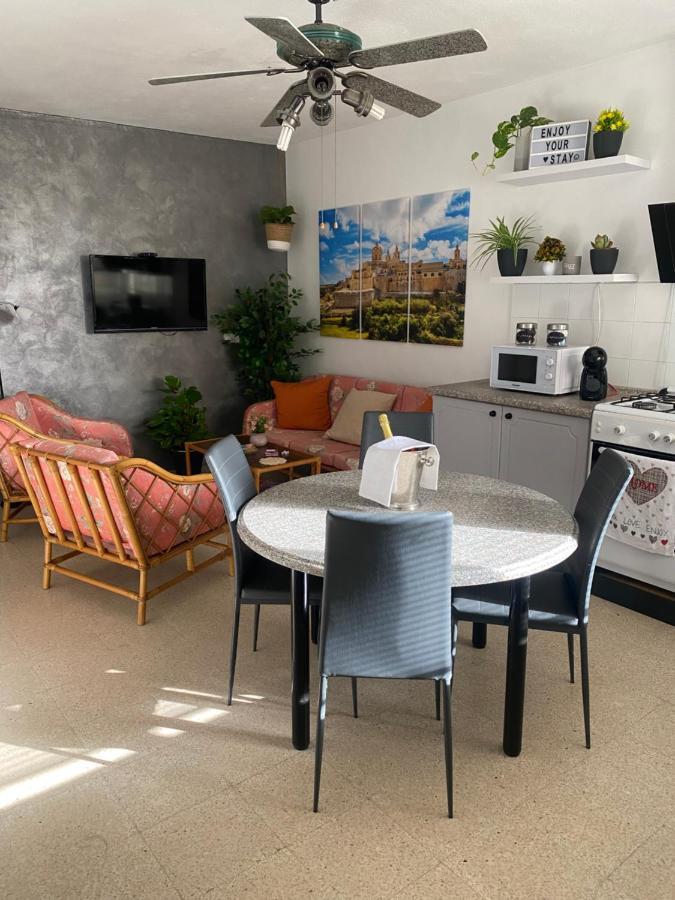 St Paul'S Bay Central Apartment In Qawra San Pawl il-Baħar Kültér fotó