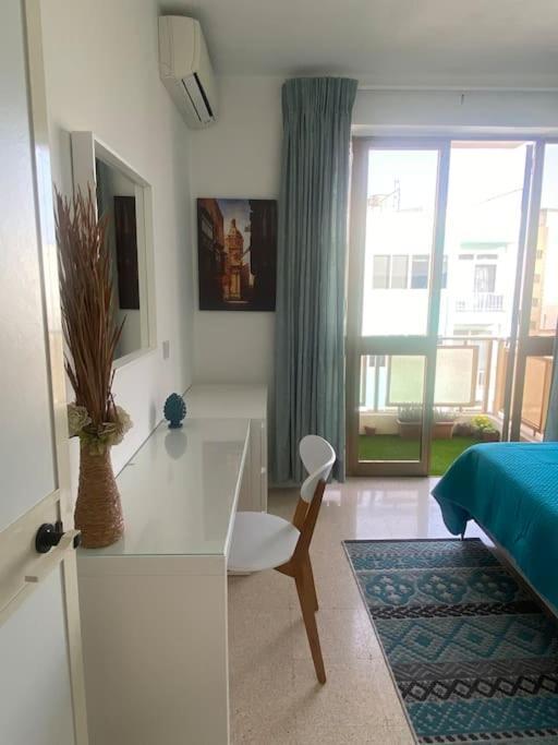 St Paul'S Bay Central Apartment In Qawra San Pawl il-Baħar Kültér fotó